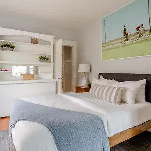 Apartment Colletion - Classic - Parks, Eateries & Local Shops, Portland