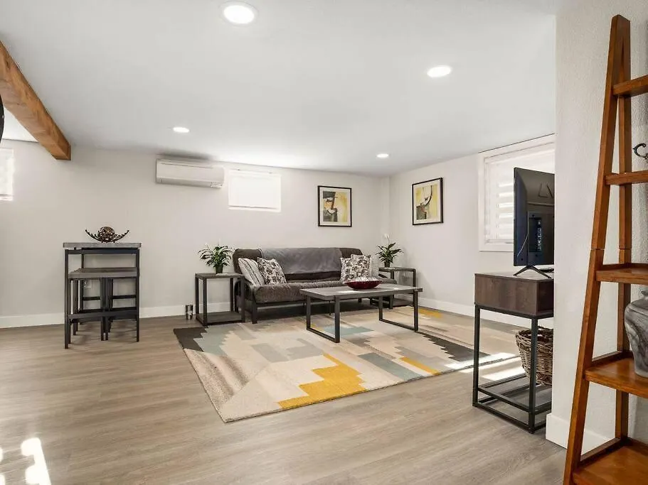 Elegant Richmond Gem Nestled Up To Hawthorne Blvd. Apartment Portland 0*,  United States