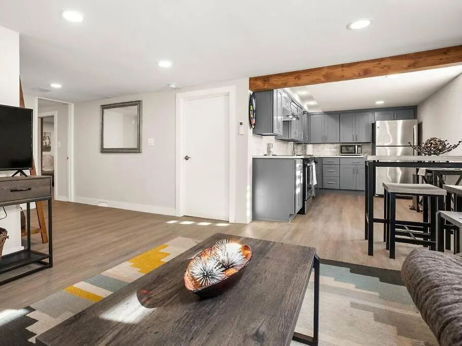Elegant Richmond Gem Nestled Up To Hawthorne Blvd. Apartment Portland United States